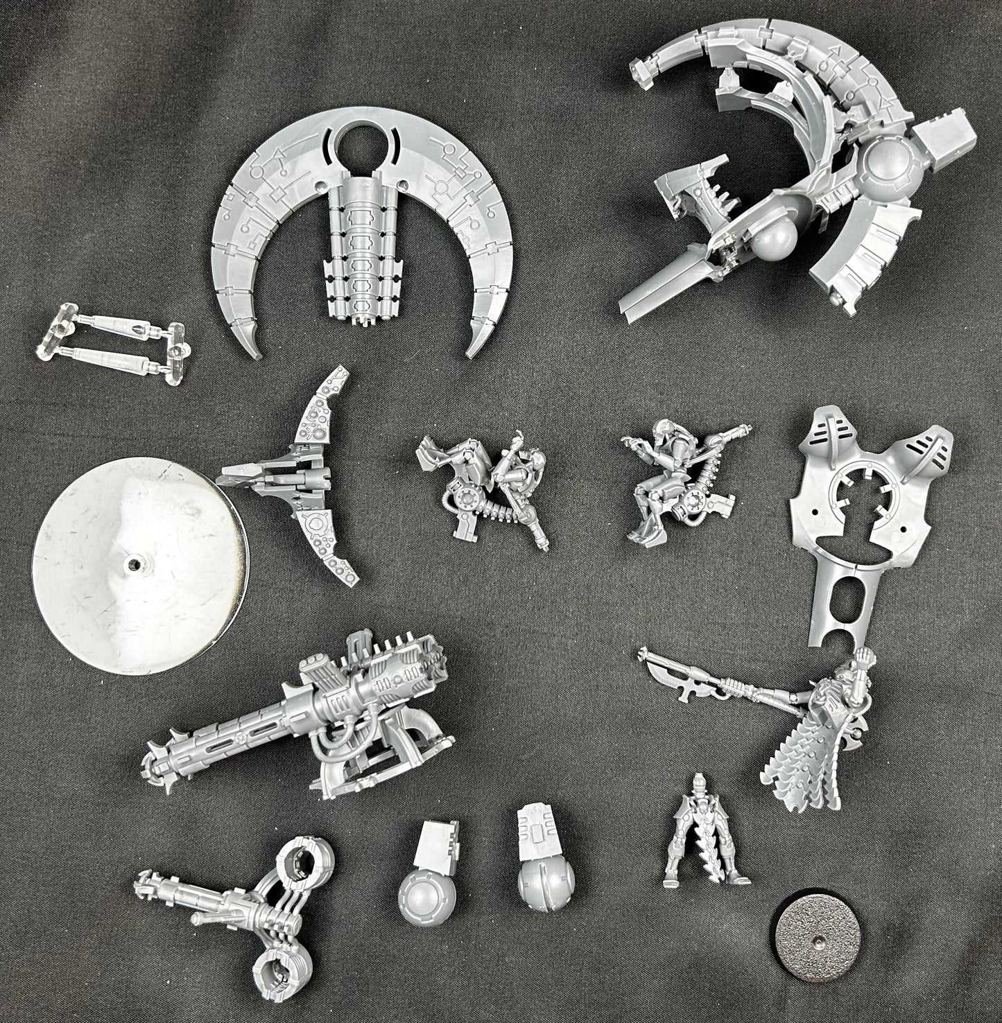 Necron Catacomb Command Barge or Annihilation Barge (Partially assembled, no box or waterslide transfers)